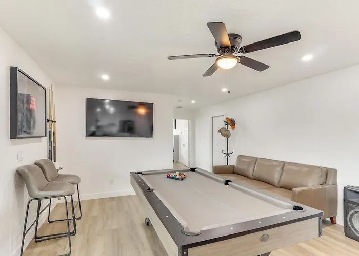 Ferienhaus Poolside Relaxation: Group-friendly In Havasu *