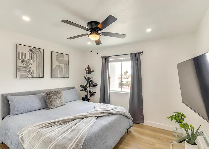 Poolside Relaxation: Group-friendly In Havasu Ferienhaus Lake Havasu City