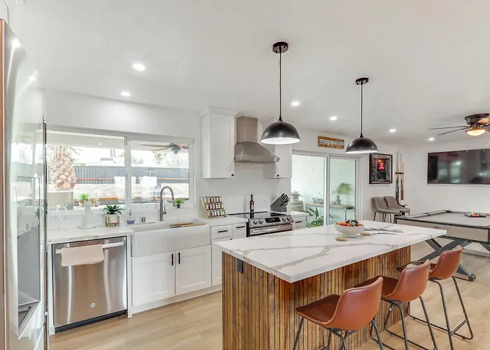 Ferienhaus Poolside Relaxation: Group-friendly In Havasu *